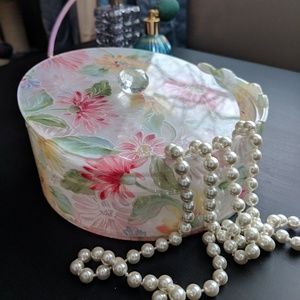 Vintage Powder / Jewelery Box